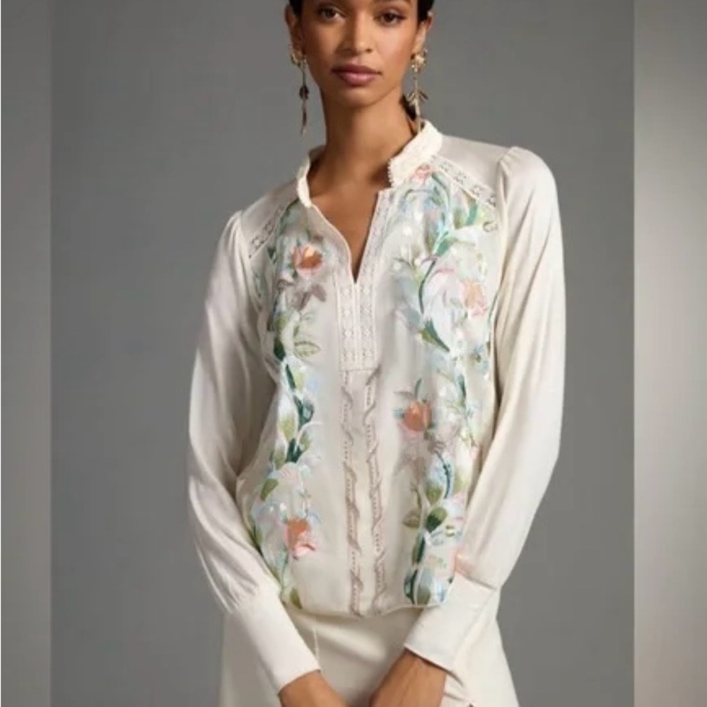 Tiny by Anthropologie Hartford Ivory Floral Embroidered Top size XS